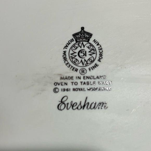 Set of Two Royal Worcester Evesham Gold 10.5" Porcelain Ovenware Baking Dishes - Picture 7 of 13